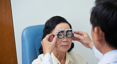 Mengenal Katarak dan Solusi Mengatasinya