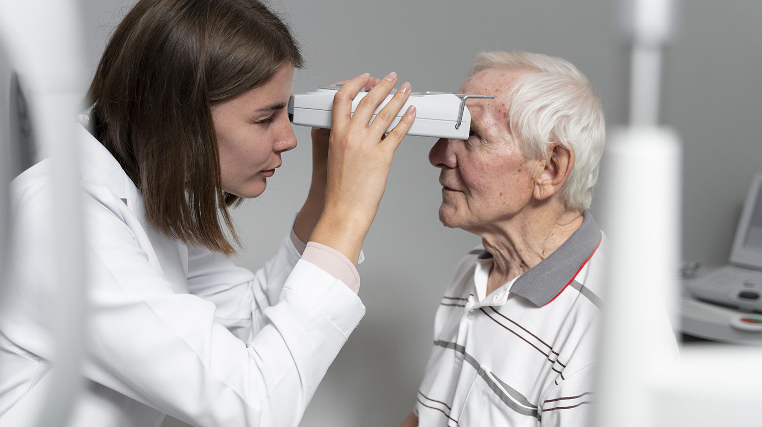 Memahami Efek Samping Pasca Operasi Katarak dan Bagaimana Mengatasinya