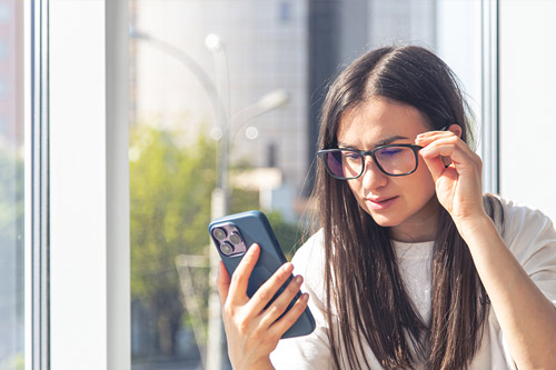 Awas! Ini Dia Dampak Tersembunyi Gadget pada Kesehatan Mata Anda & Cara Melindunginya