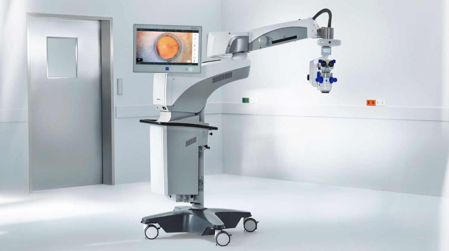 EyeQu LASIK & Eye Center Hadirkan ARTEVO 750, Mikroskop Digital Pertama di Makassar untuk Operasi Katarak