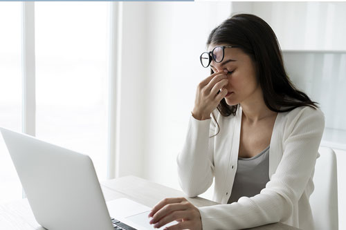 Computer Vision Syndrome (CVS): Pengertian, Gejala & Cara Mencegahnya